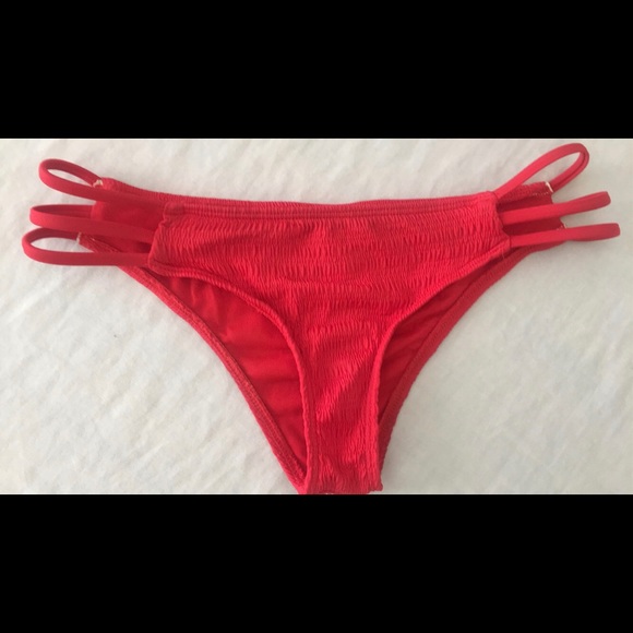 red strapless bikini - Picture 7 of 7